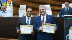 homenageia os corretores de imóveis